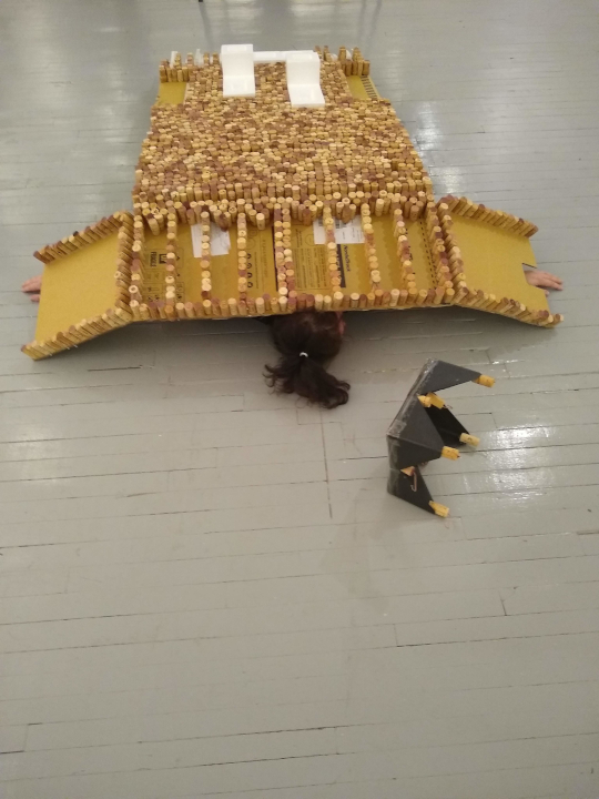 Costume de liège 3, galerie ARPRIM, Montréal. 2021